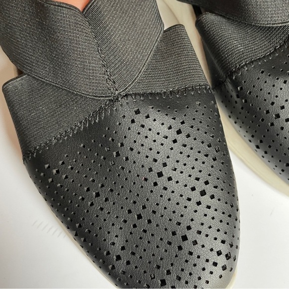 Adrienne Vittadini Black Slip On Mules Kyle Shoes - Picture 4 of 12